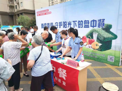 亞父市場所扎實(shí)開展食品安全宣傳周活動(dòng)，筑牢群眾飲食安全防線